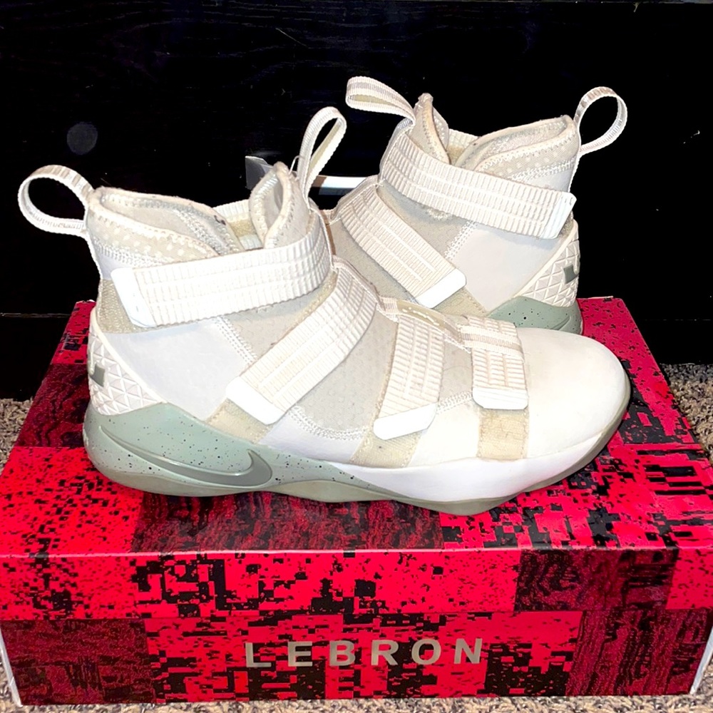 Lebron Soldier 11 XI SFG “Light Bone”